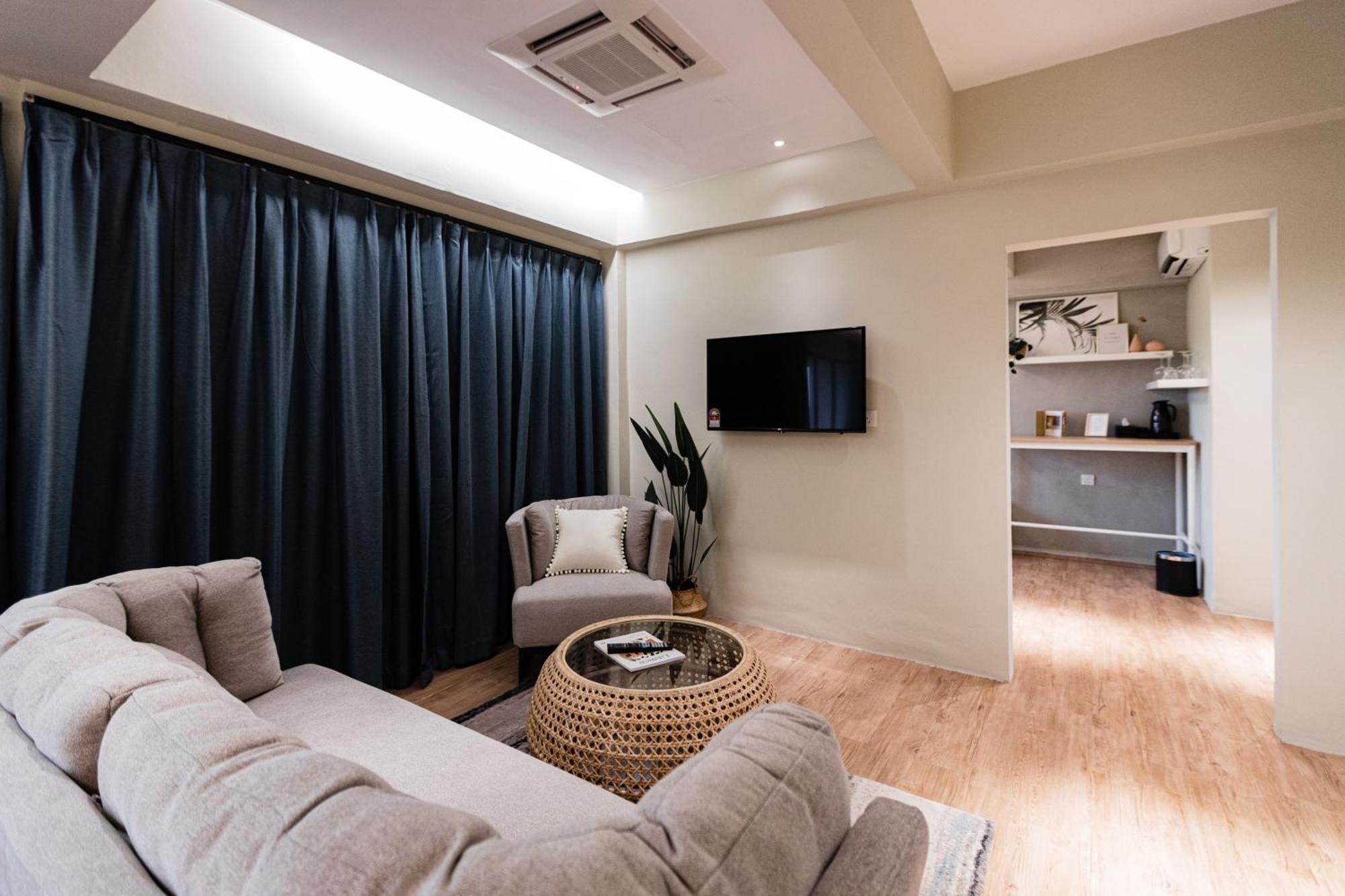 Hotel Urban Living